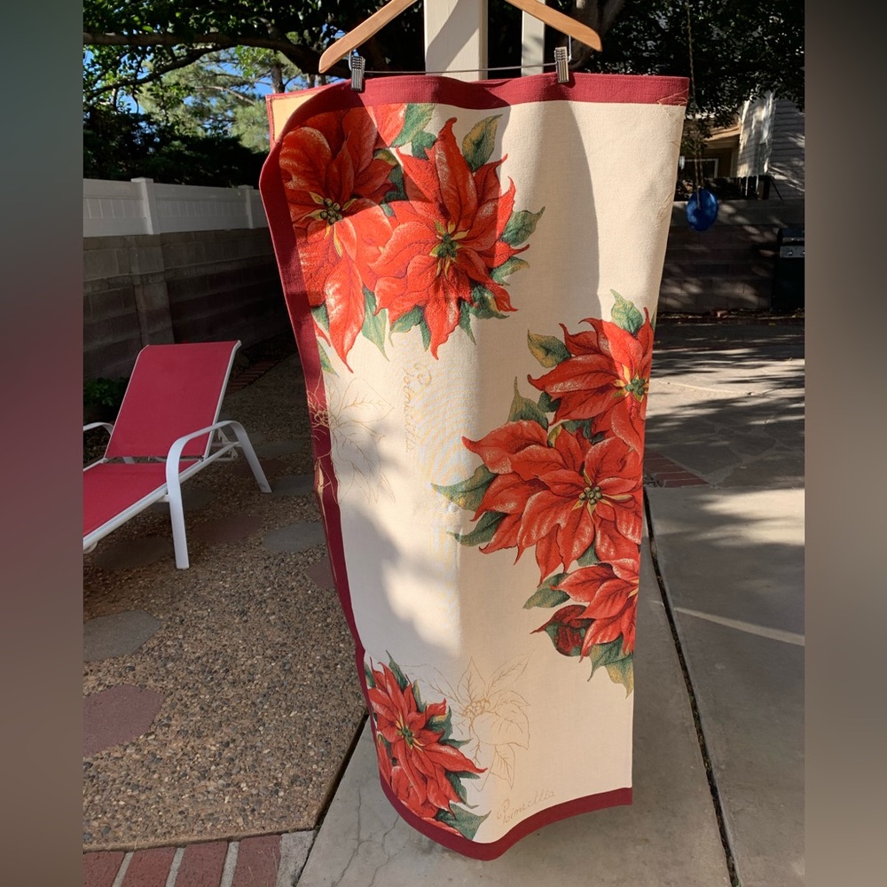French high quality tablecloth or throw tapestry with two pillowcases poinsettia